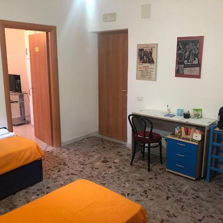 La Piccola Casa Del Cinema Hotel Giffoni Valle Piana Bagian luar foto