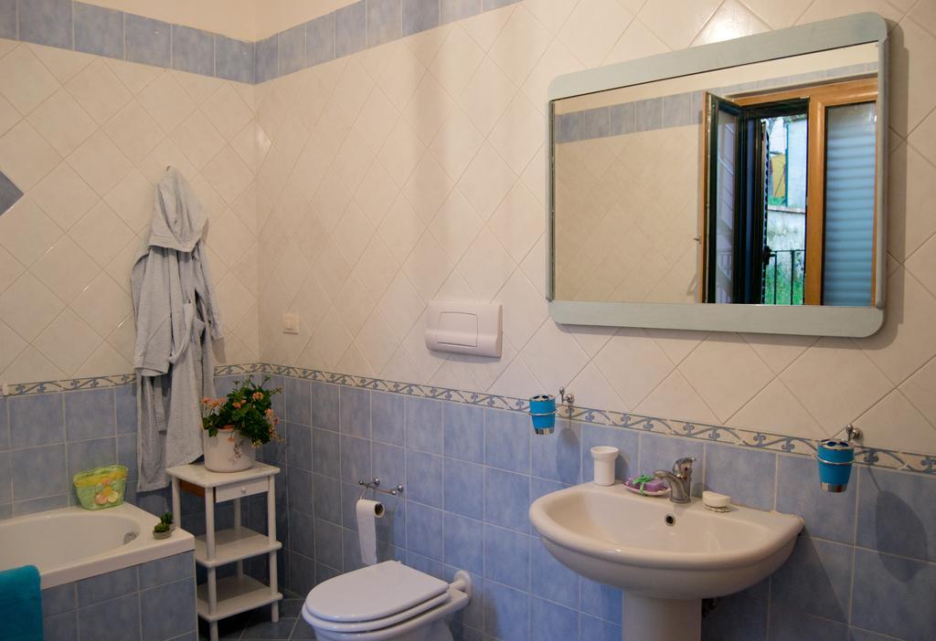 La Piccola Casa Del Cinema Hotel Giffoni Valle Piana Bagian luar foto