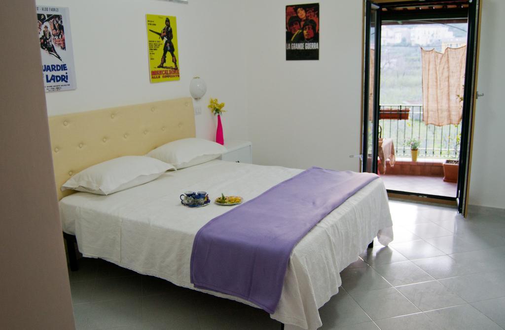 La Piccola Casa Del Cinema Hotel Giffoni Valle Piana Bagian luar foto